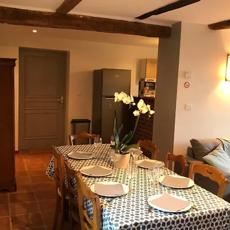 Le Rucher Et La Ruchette بيت للعطل *